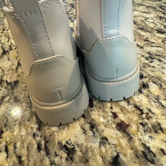 Tan Old Navy Boots Size 9 - Picture 5 of 7